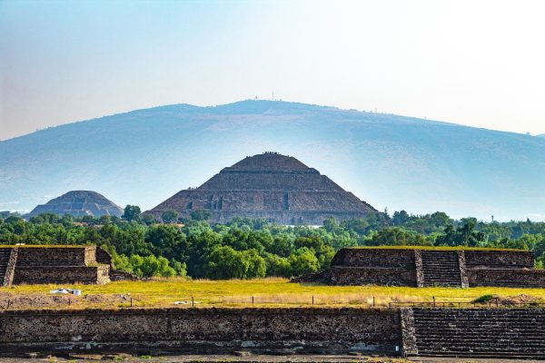 teotihuacan-5038423_1920.jpg